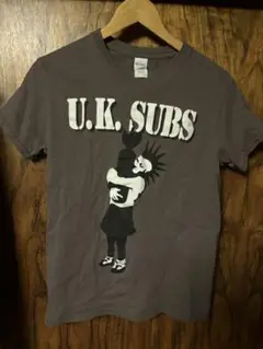 U.K. SUBS グラフィックTシャツ ブラウン