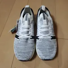 新品プーマ　スニーカー