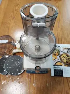 Cuisinart DLC-8PLUS II フードプロセッサー　2.3リットル