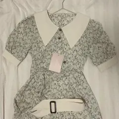 mily bilet 小花柄ベルト付きビッグカラーワンピース