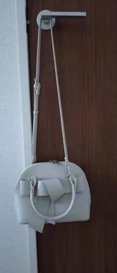 リボンショルダーバッグ　新品未使用