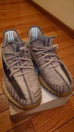 adidas Yeezy Boost 350 V2 グレー