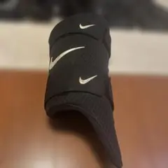 Nike エルボーガード ブラック