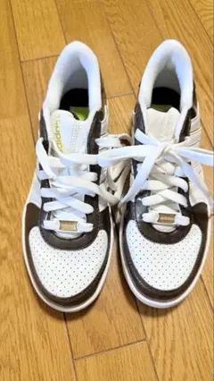 adidas スニーカー ホワイト/ブラウン25.5cm