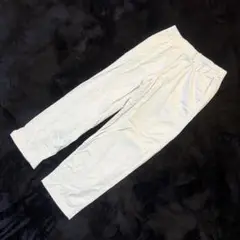 ユニクロ　UNIQLO ストレッチ白パンツ Mサイズ ウエスト紐