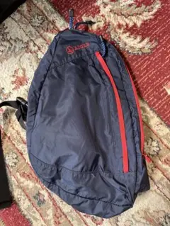 AIGLEエーグル　ボディバッグ　ネイビー