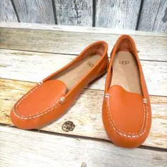 美品 UGG スリッポン ローファー オレンジ 22.5cm a4229