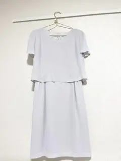 【美品】インディヴィ INDIVI ワンピース ライトグレー 半袖 ひざ丈 軽量