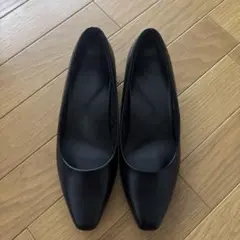 ブラックポインテッドトゥパンプス 中ヒール