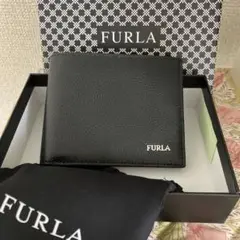 《新品.未使用》 フルラ　メンズ　折り財布