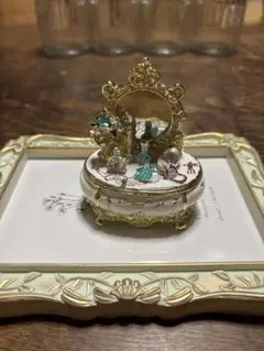小物入れ　鏡台　合金