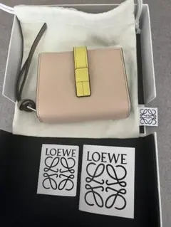 (Kanさん専用)ロエペ二つ折り財布(未使用品に近い)