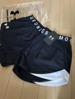 Under Armour ショートパンツ 黒/白　M 新品タグ付