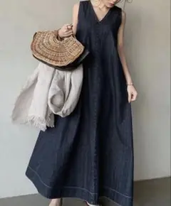 Vネックロングワンピース