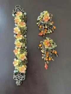 Colleen Toland コリン・トーランド クリーム色の花ブローチ Colleen Toland コリン・トーランド クリーム色の花ブローチ
