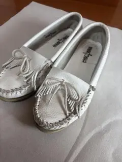 MINNETONKA ホワイト モカシン