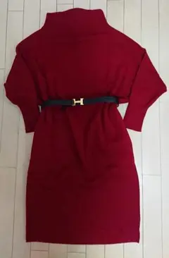 赤のニットワンピ
