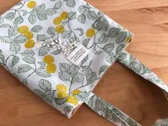 142.小さな手さげ　点と線　縦型
