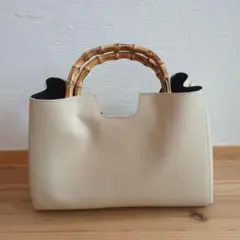 MARCOBIANCHINI アイボリー バンブー ハンドル ハンドバッグ