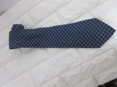 ネイビー 幾何学模様 ネクタイ　Salvatore Ferragamo