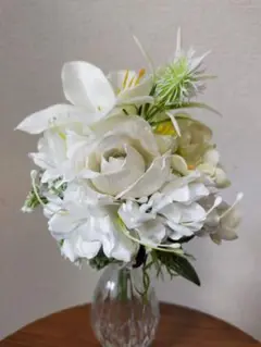 白い造花アレンジメントフラワー