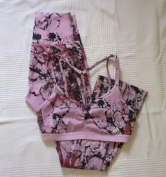 adidas ヨガウェア トップ＆レギンス　セットアップ　Ｍ