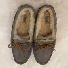 UGG DAKOTA
