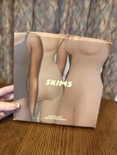 SKIMS ボディスーツ Mサイズ ブラック【新品未使用】