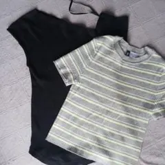 リブ編みストライプTシャツとオフショルダー
