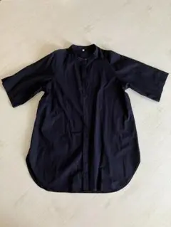 無印良品　黒の半袖スタンドカラーシャツ