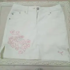 PUMA ホワイト刺繍スカート