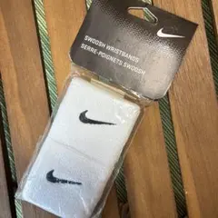 Nike スウォッシュリストバンド ホワイト