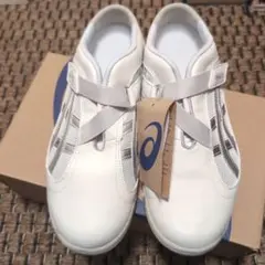 FMC700 ホワイト　アシックス 27㎝