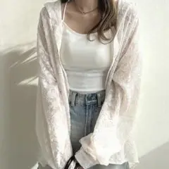 タグ付き　ジャガードフラワーシアーシャツ　アイボリー