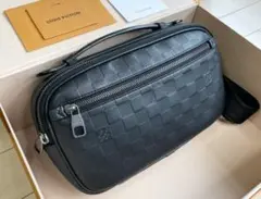 Louis Vuitton Ambrel アンフィニレザー ボディーバッグ