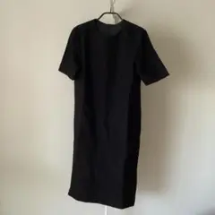 ブラック 半袖ワンピース