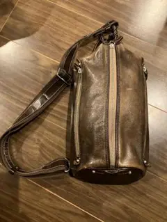 キーファノイ　ボディバッグ