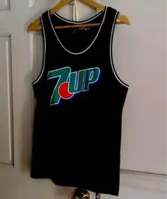 美品　7up タンクトップ　ノースリーブ