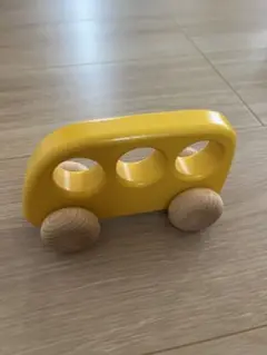 ボーネルンド　バヨ社　木のバス