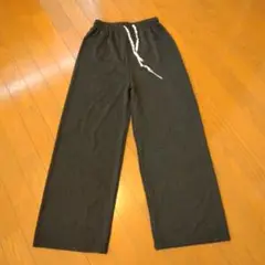 ブラック ワイドパンツ