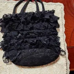 フリル付き黒レースハンドバッグ