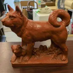 陶器製犬の置物 約30cm x 20cm