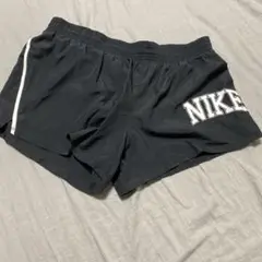 NIKE 黒 トレーニングショーツ　ナイキ　Lサイズ　レディース