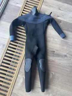 ウェットスーツ　FELLOW