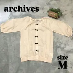 【archives】 アルシーブ （M）リボン付き 六分袖 薄いピンクベージュ色