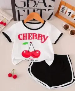 新品未使用！さくらんぼ！子供！セットアップ