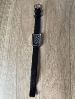 黒のレザー長方形時計