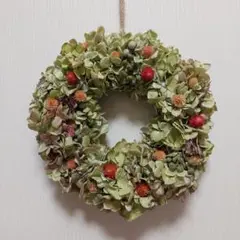 ドライフラワーのナチュラルリース