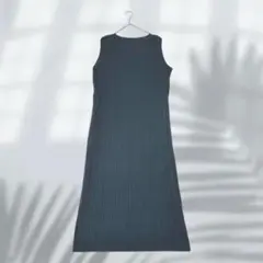 ユニクロ UNIQLO プリーツワンピース ロング丈 ノースリーブ 5477
