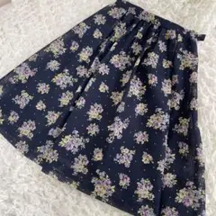 エニスィス　花柄スカート